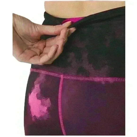 Lululemon ✨Blooming Pixie✨ Raspberry & Black Leggings, Size 4 (MSRP $128) - Picture 5 of 8